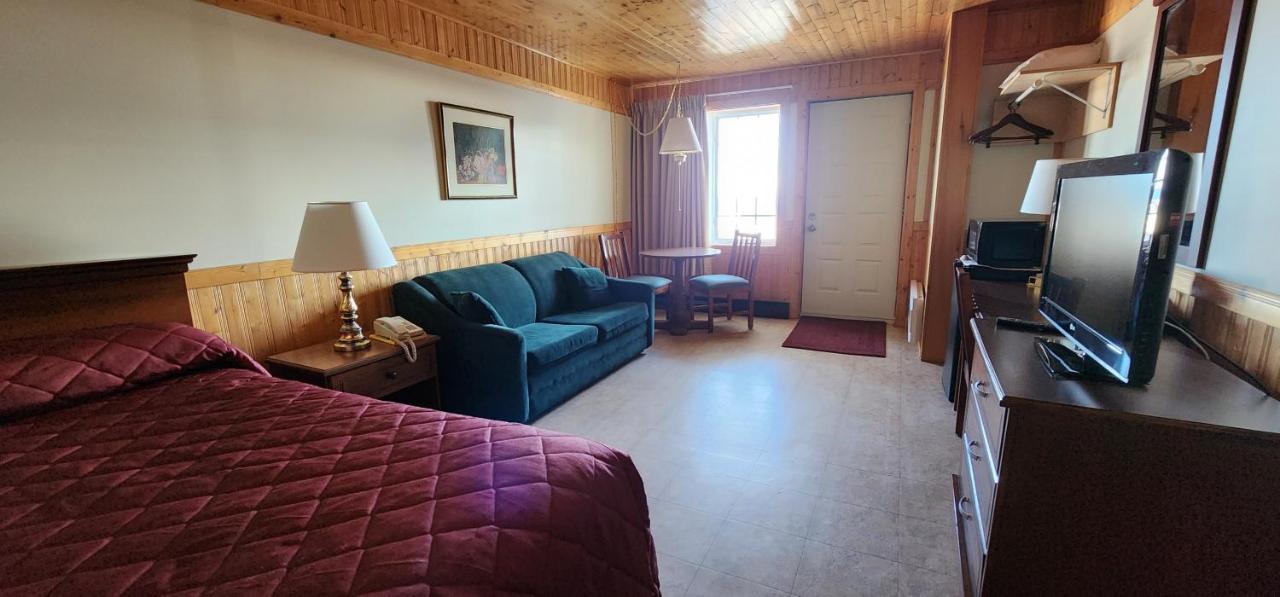 Auberge Motel 4 Saisons 블랑 사브론 외부 사진